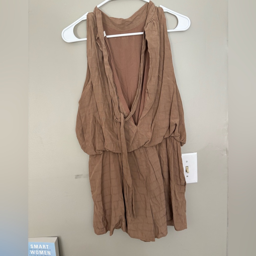 Tan romper - Picture 2 of 3